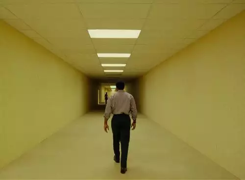 Backrooms_134242033691433806_big-cine_deskt.webp