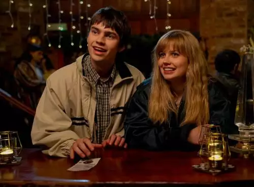 FindingEmily_134216174933909317_big-cine_deskt.webp