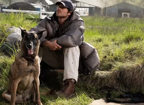 TheDogStars_134296141084623818_big-cine_deskt.webp